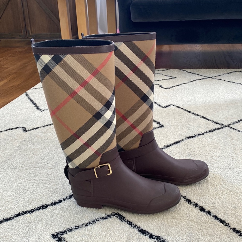 Burberry rain/snow boots